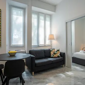 Appartement Luna Homes - Bilocale In Mac Mahon, Milan